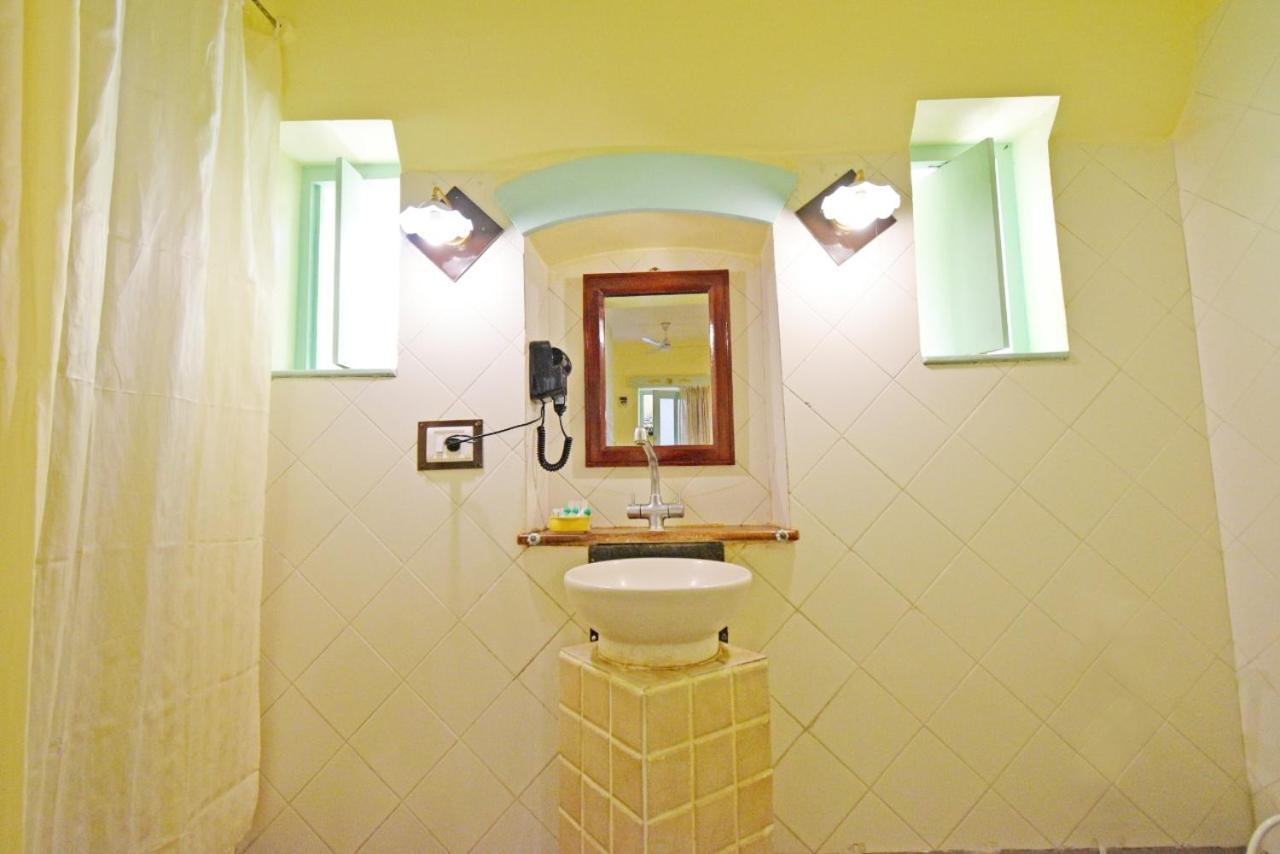 Hotel Villa Des Gouverneurs 蓬蒂切里 外观 照片