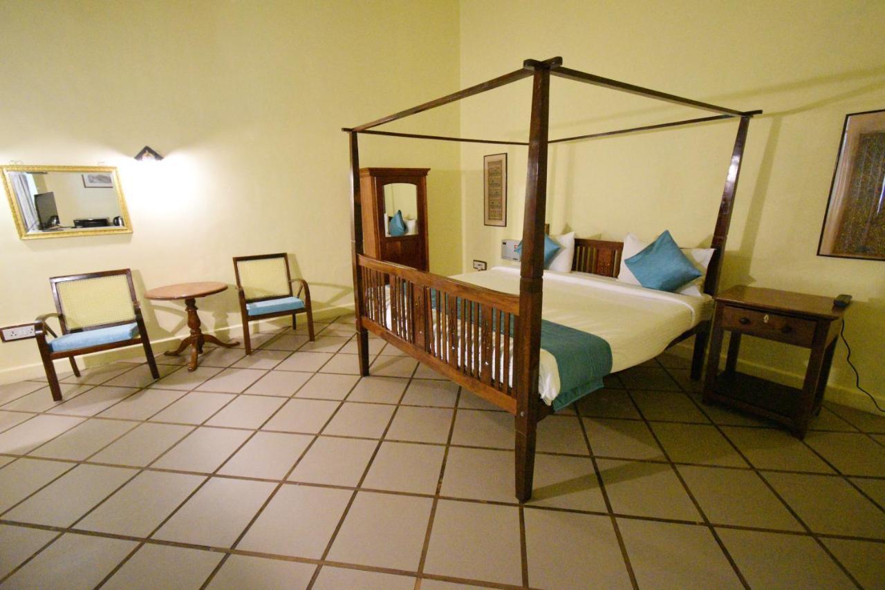 Hotel Villa Des Gouverneurs 蓬蒂切里 外观 照片