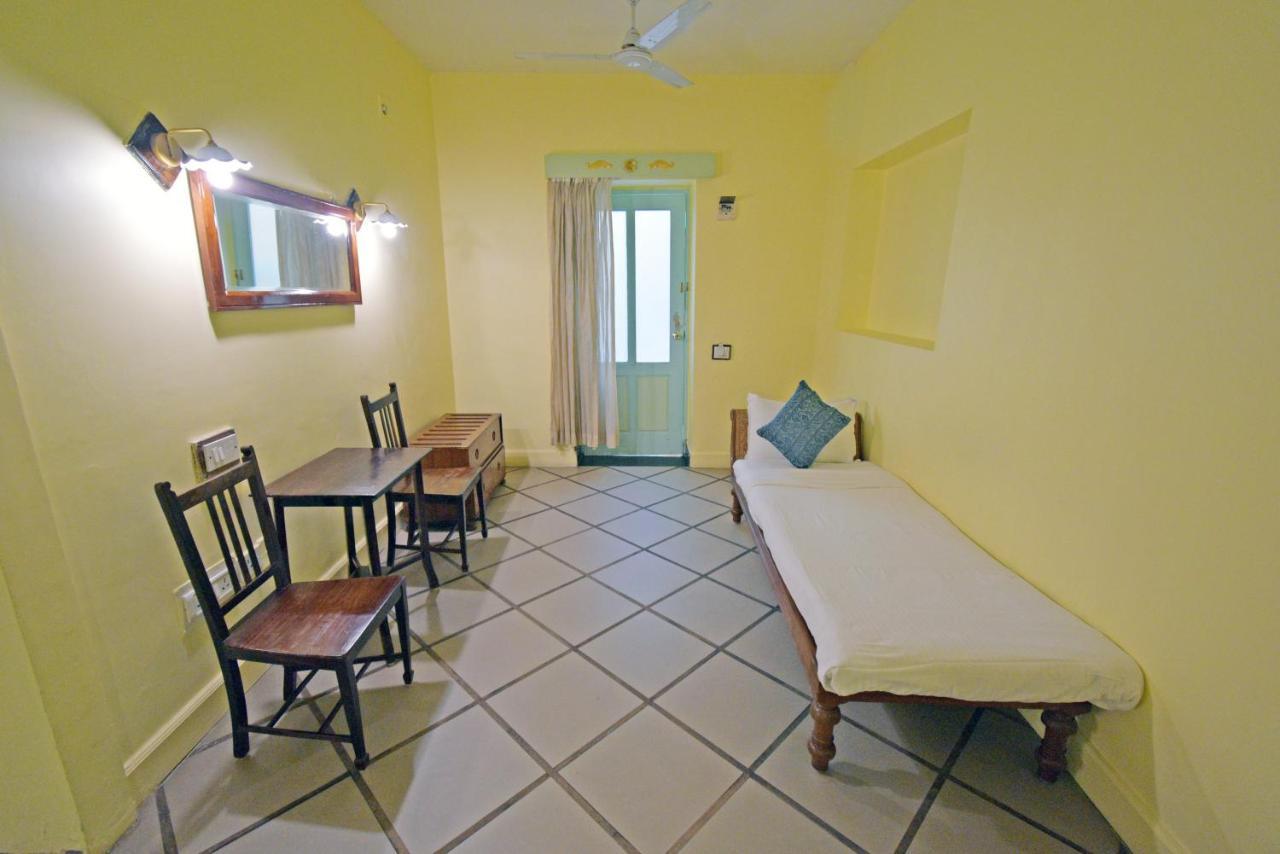 Hotel Villa Des Gouverneurs 蓬蒂切里 外观 照片