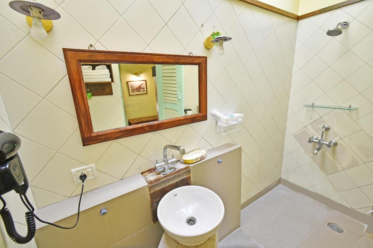 Hotel Villa Des Gouverneurs 蓬蒂切里 外观 照片