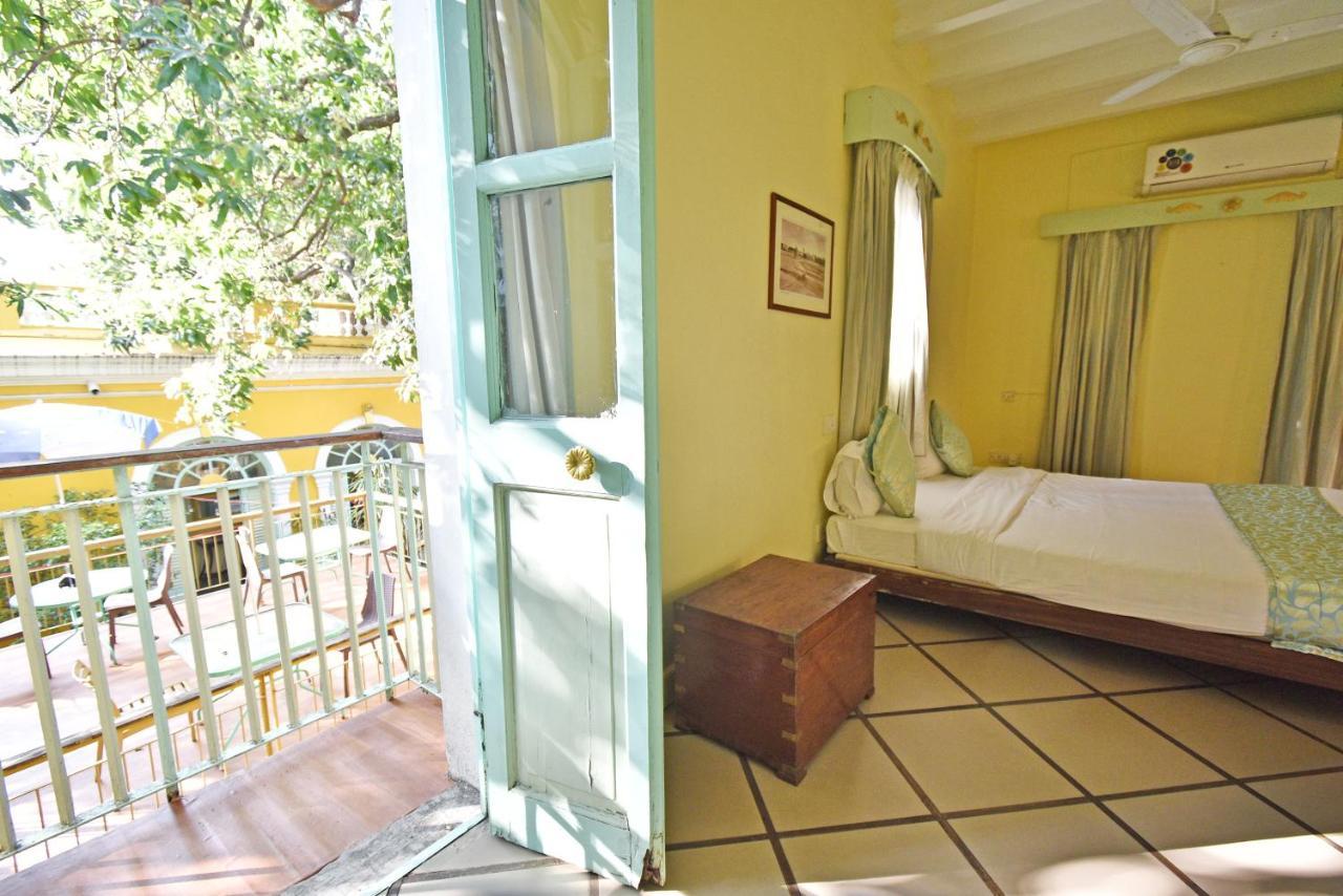 Hotel Villa Des Gouverneurs 蓬蒂切里 外观 照片
