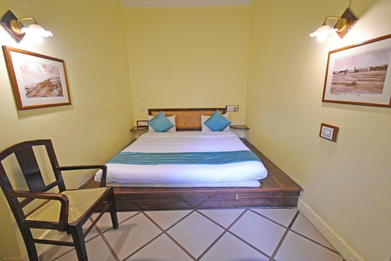 Hotel Villa Des Gouverneurs 蓬蒂切里 外观 照片