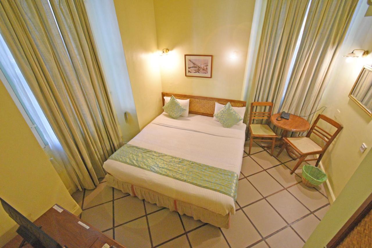 Hotel Villa Des Gouverneurs 蓬蒂切里 外观 照片